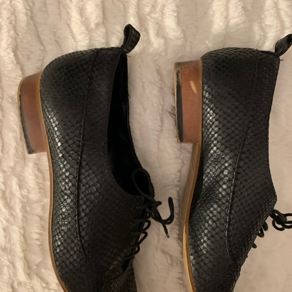 ZARA leather patterned Oxfords - Picture 7 of 8